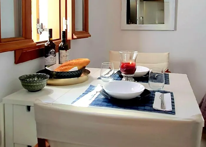 The Olive Tree فيلة لينثوس